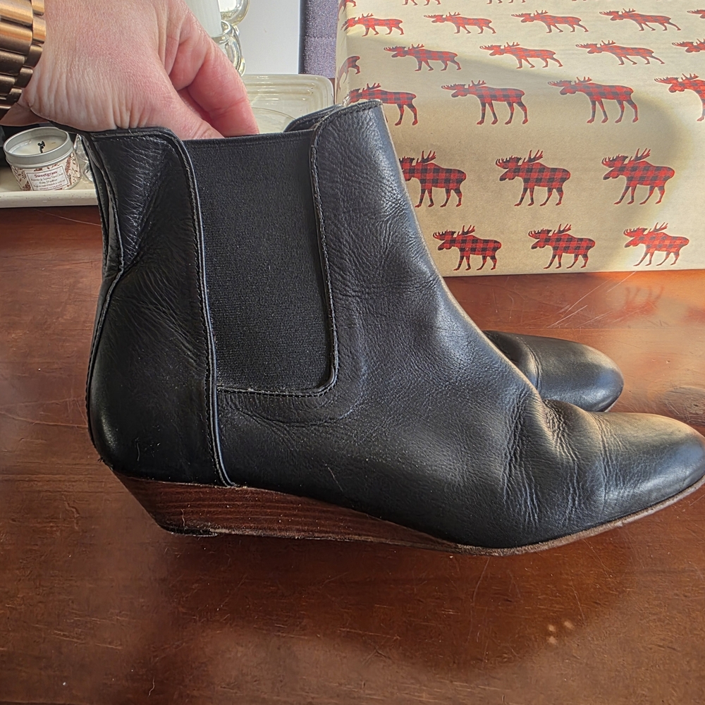 Trenery Black Leather Ankle Booties